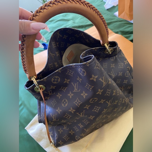 Louis Vuitton Handbags - Louis Vuitton Artsy MM Monogram Canvas Hobo Bag Brown